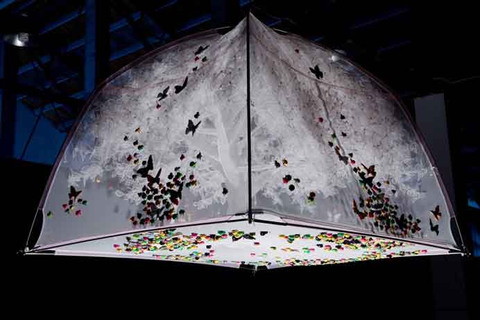 Ji Wenyu & Zhu Weibing  计文于 - 朱卫兵  -  Insects Can't Come In  -  Mosquito net, stainless steel, cloth, foam  180 x 195 x 170 cm  -  2010